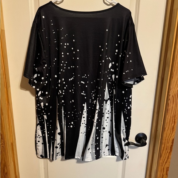 Black and White Women's Top Size 3XL - Picture 3 of 4